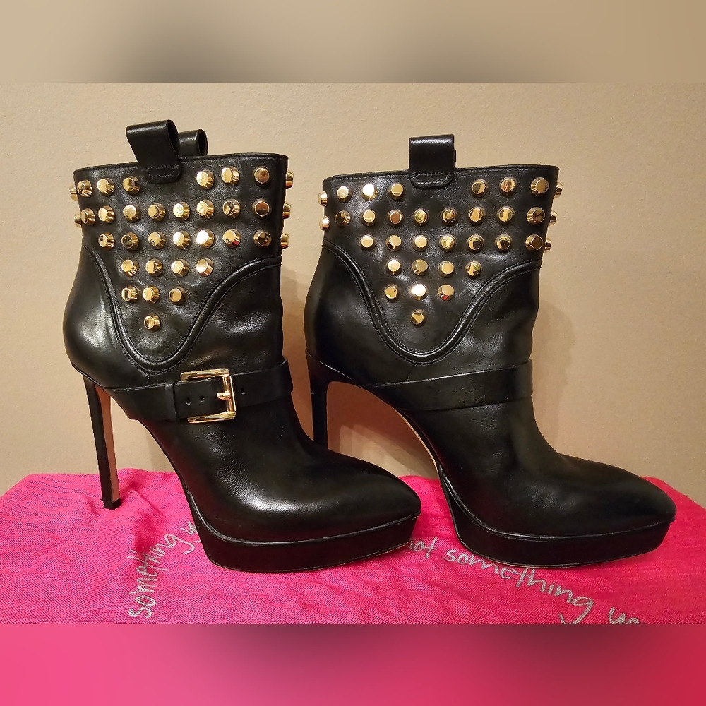 MICHAEL Michael Kors Women's Black and Gold Boots